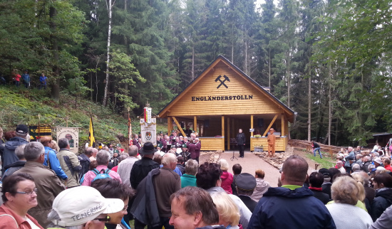 Einweihungsfeier Wanderrastplatz „Engländerstolln“ mit Huthaus Foto: Susanne Kleiber
